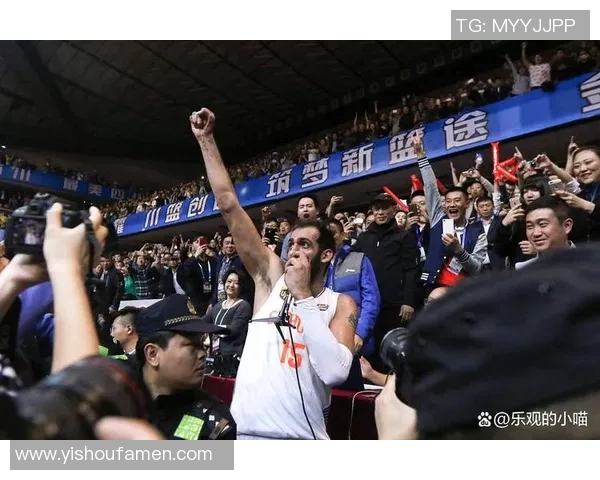 掘金与快船三节激战回顾双方精彩表现引发球迷热议